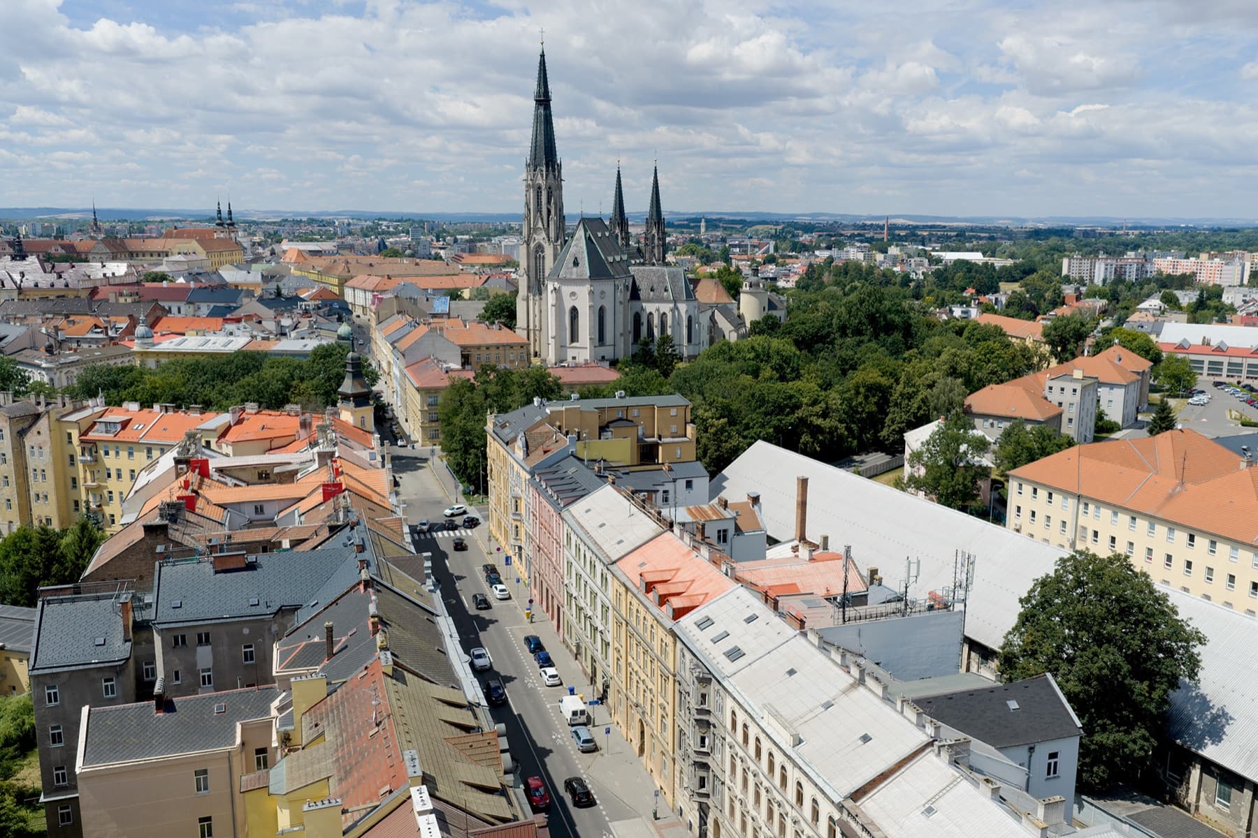 Letecký pohled na centrum Olomouce s Dómem sv. Václava